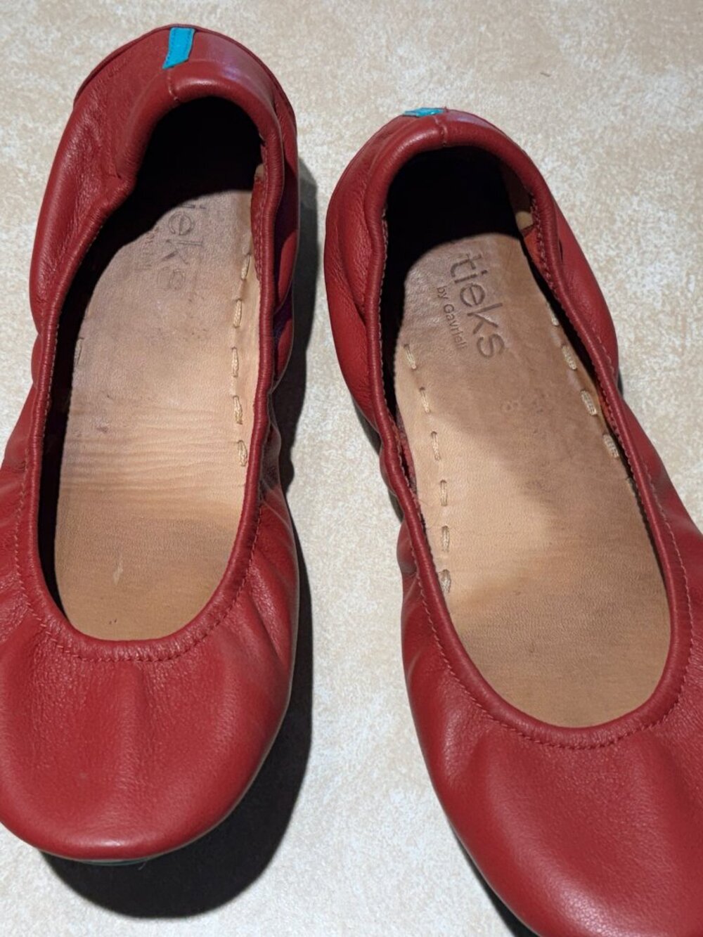 Beautiful scarlet red Tieks! Size 8!
